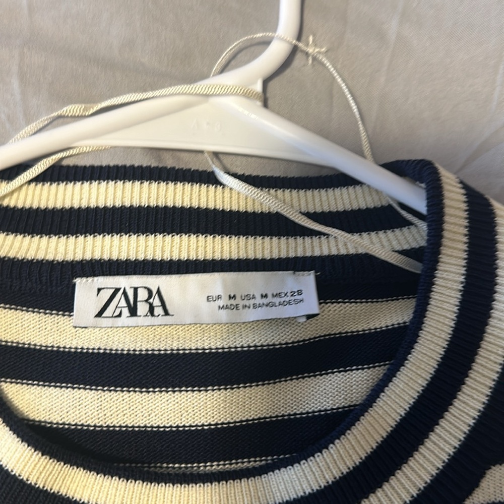 Zara Cropped Top - Picture 2 of 2